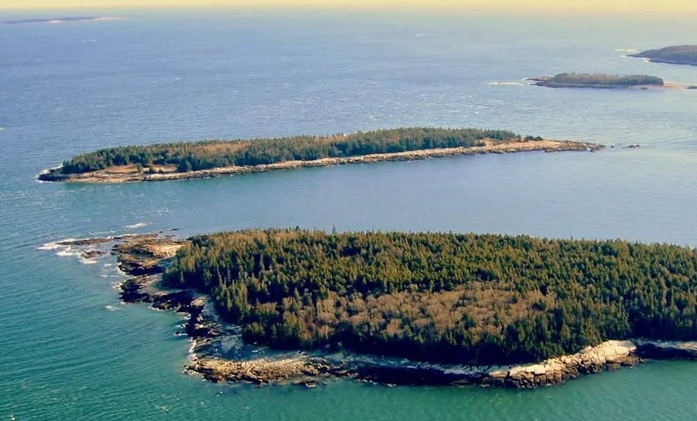 West Sister Island Inset img w1600 1000x605