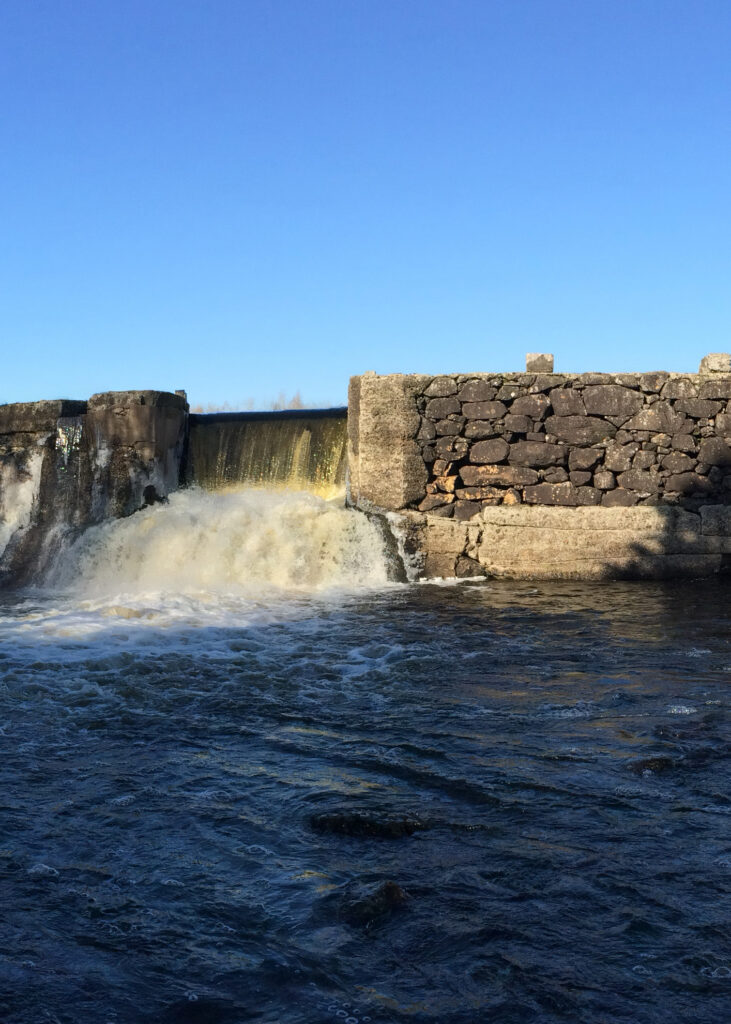 vertical historical dam
